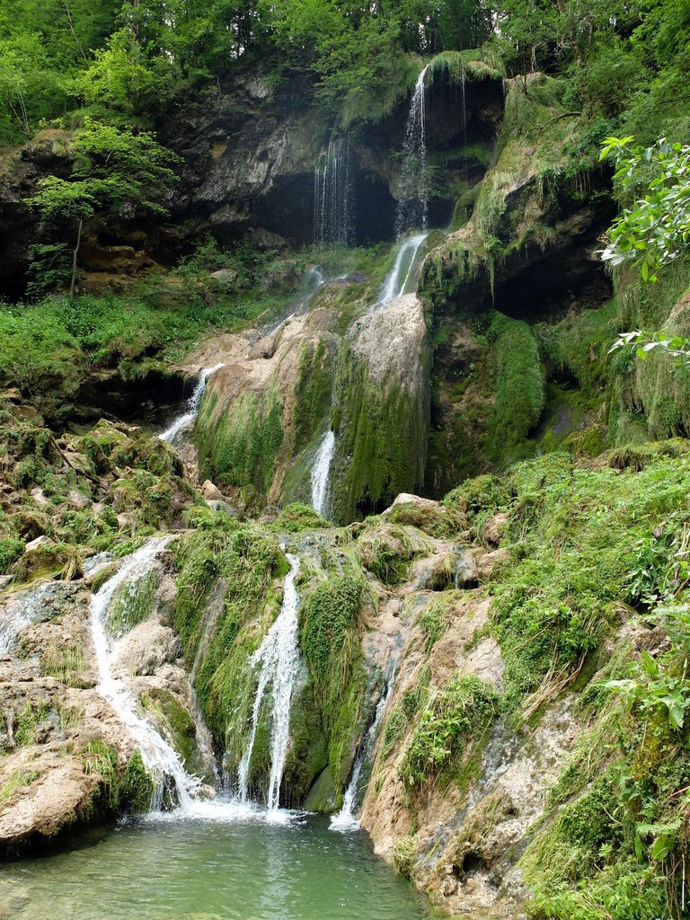Photo PlaimboisVennes La cascade du Moulin
