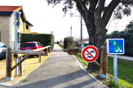 1. Intersection rue Alphonse Daudet / Voie verte