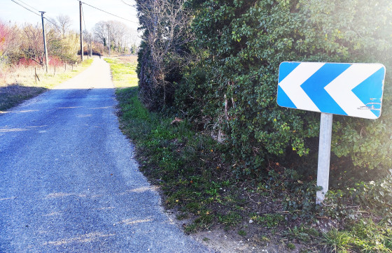 11. Virage à gauche chemin de Saint Tronquet