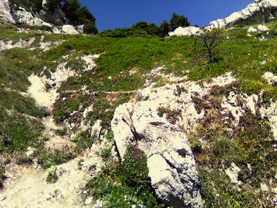2 Après le cirque. Le sentier vers le Pas de Montbrun