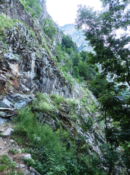 À la montée