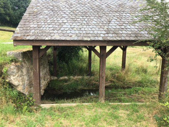 Abreuvoir à l'entrée de Neuvic