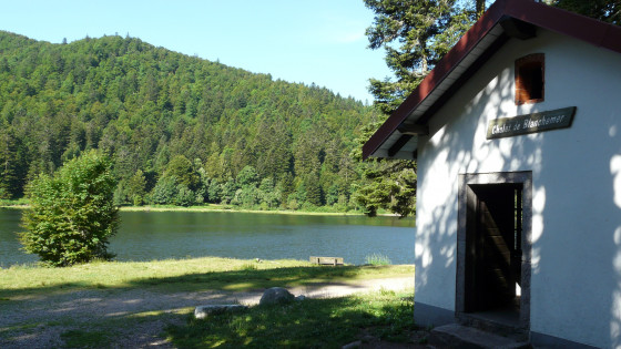 Abri au bord du lac de Blanchemer