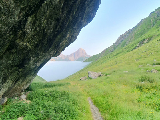 Abri sous roche de la Quebe d\'Arrious (1882m)