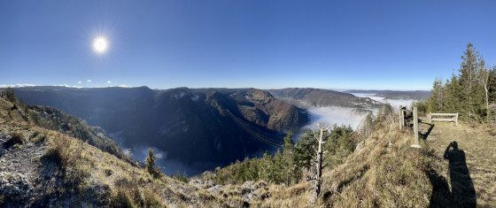 Et au milieu coule une rivière