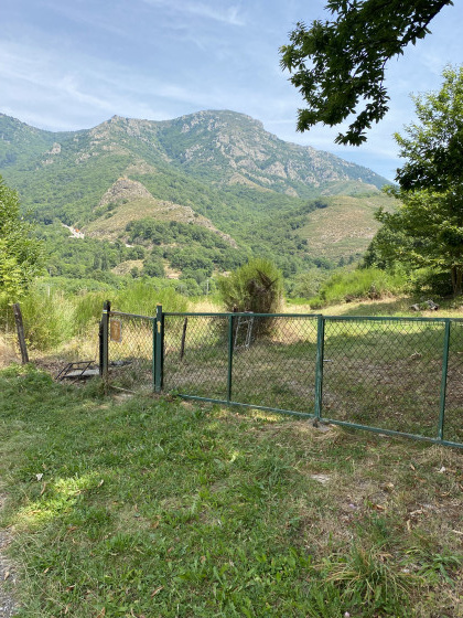 Acc&egrave;s au chemin de La Prade &agrave; Cautet
