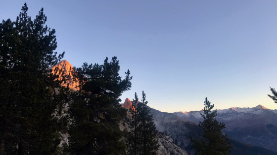 Aiguille Rouge et Torrione Rosso au lever du soleil