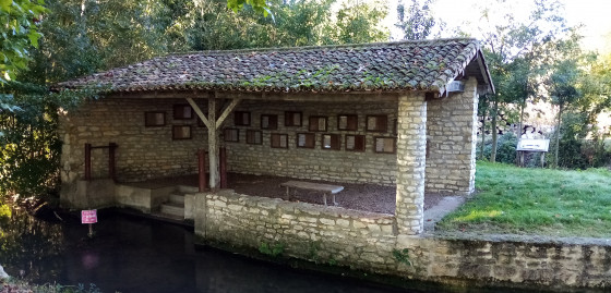 Ancien lavoir de Suzeau