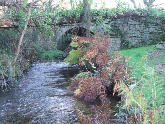 Ancien pont sur le Goyen