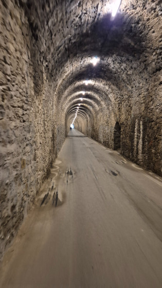 Ancien tunnel de train des pignes