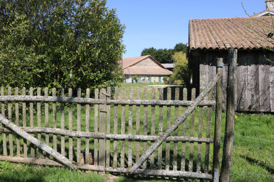 Ancienne ferme et son portail