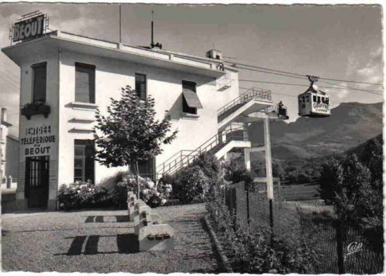 Ancienne gare de départ du téléférique du Béout