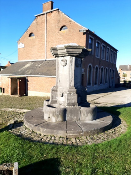 Ancienne pompe &agrave; eau