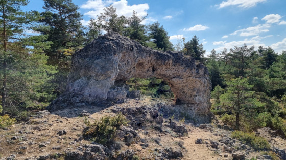 Arche au milieu du chaos dolomitique