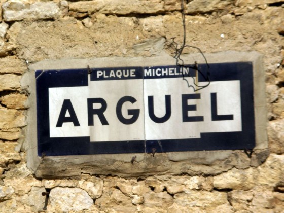 Arguel : La plaque Michelin
