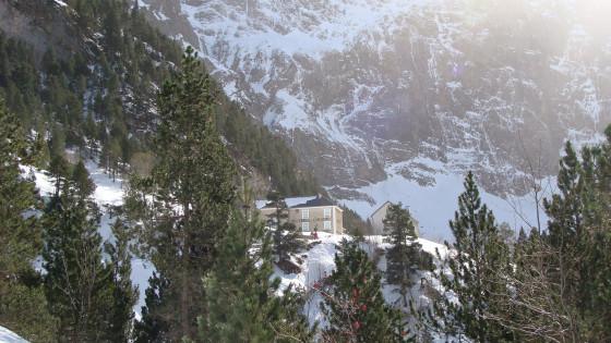 Arrivée à l\'Hôtellerie du Cirque par le chemin de Muletiers