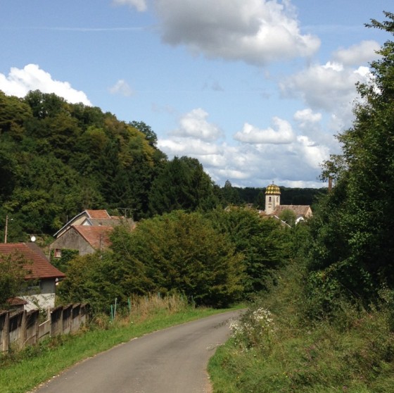 Arrivée sur le village de Lougres