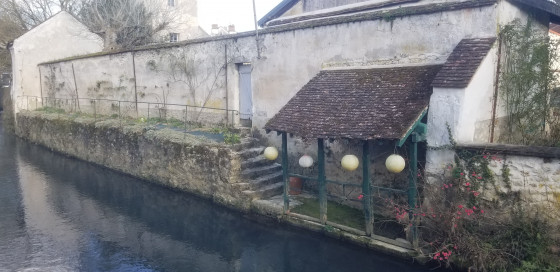 Au bord du canal