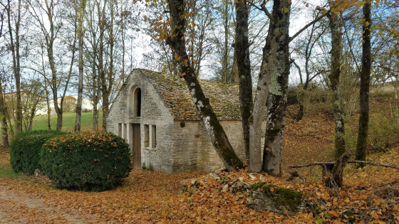 au d&eacute;part de la randonn&eacute;e la  chapelle Saint Clair