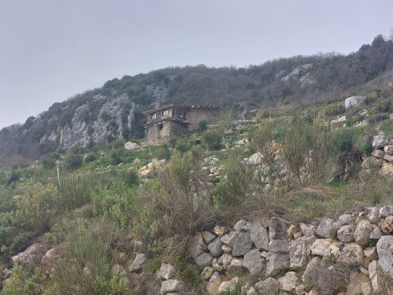 Au dessus de la piste du col de Verroux