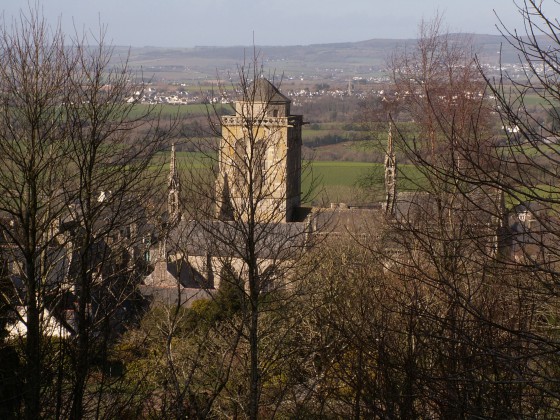 Au dessus du village de Locronan