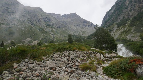 Au flanc de la tête de la Maye