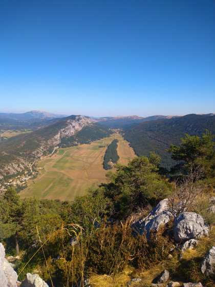 Au sommet, vue d\'en bas d\'en haut