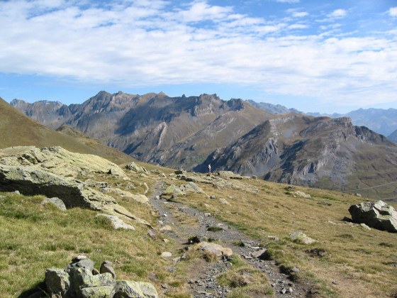 Le sentier apr&egrave;s le col de l'Iou