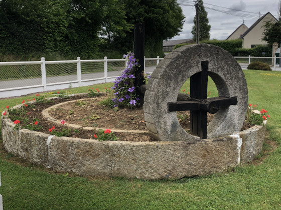 Autre ancien pressoir en pierre