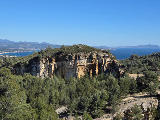 Baie De La Ciotat Masquée Par de La belle Roche Colorées