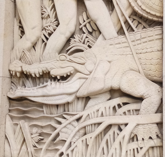 Bas-relief de la façade du Palais de la Porte Dorée