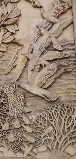 Bas-relief de la façade du Palais de la Porte Dorée