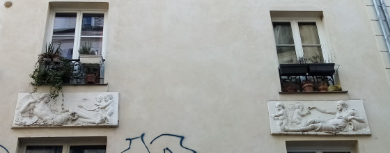 Bas reliefs