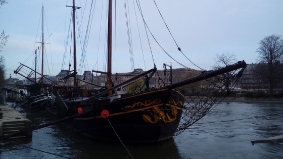 Bateau amarré