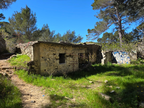 Bâtisse De L\'Ancienne Carrière