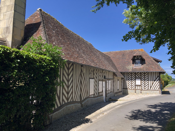 Belle longère à pans de bois
