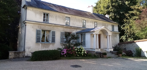 Belle maison avant les étangs Belle maison avant les étangs