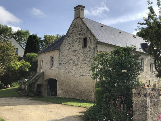 Belle maison en pierre calcaire à Pierrepont