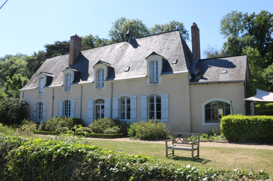 Belle propriété devant l\'écluse de la Roussière
