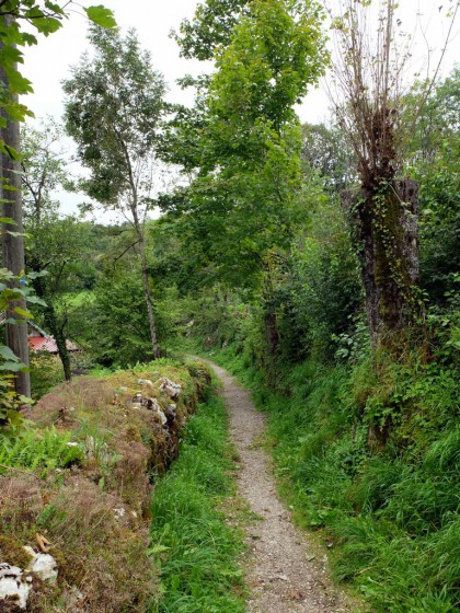 Besançon : Chemin des Grottes de Saint-Léonard