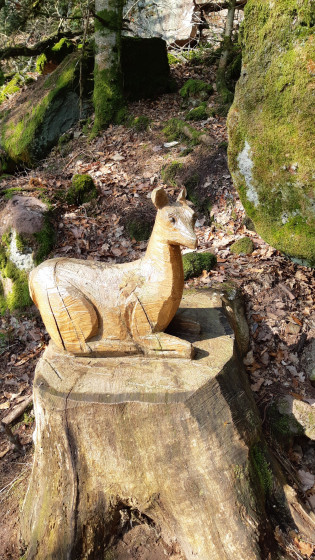 Biche sculptée