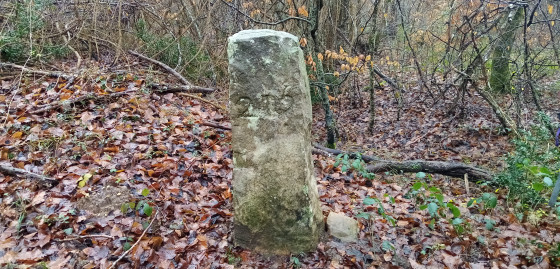 Borne en gr&egrave;s