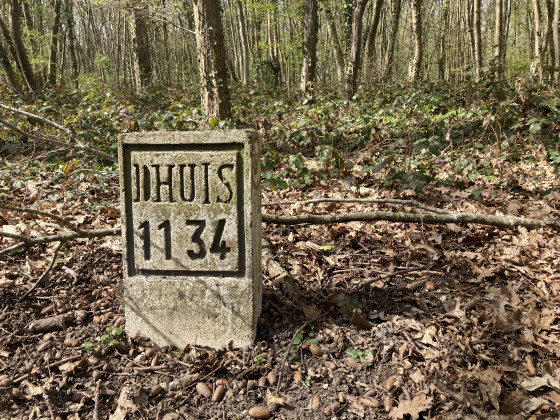 Borne hectom&eacute;trique sur la Dhuis