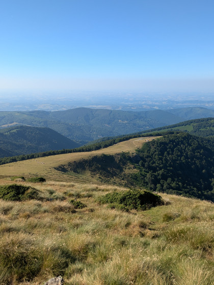 Cabane de la Devèze depuis  Sarrat de la Pelade