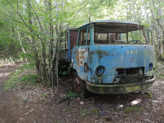 Camionette abandonnée proche Col de Malval