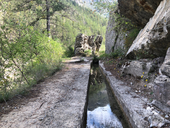 Canal et sentier