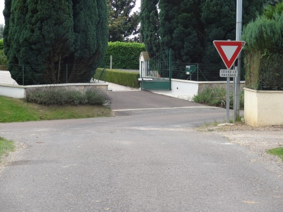 Carrefour rue des Serves - Route de Baignant