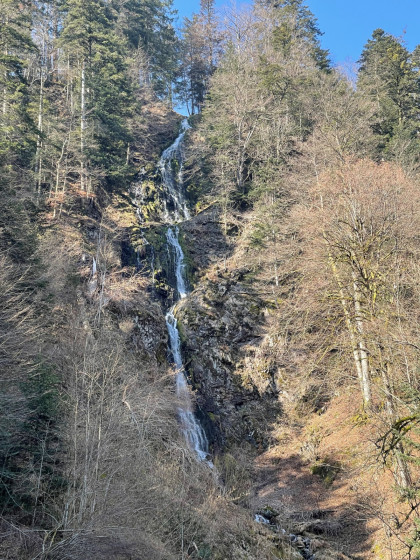 Cascade sur la mont&eacute;e direction Vert GAZON PAR LE SENTIER DE LA CASCADE