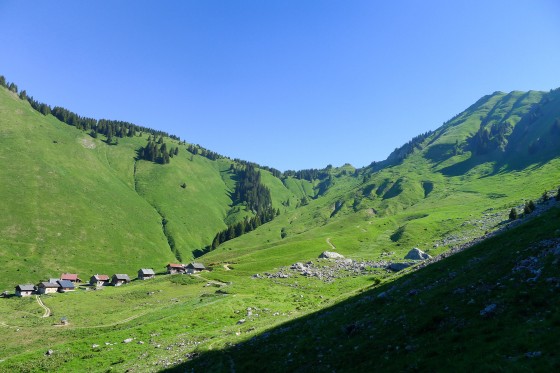 Chalets de Mayse et col de la Forclaz