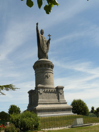 Chatillon sur Marne. Statue d'Urbain II
